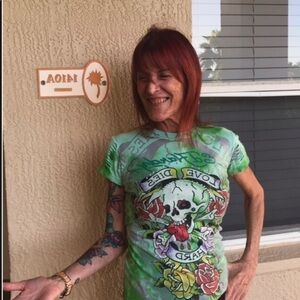 Ed Hardy Graphic skull Tee bling beaded cutout love dies hard S/XS 90s/2…